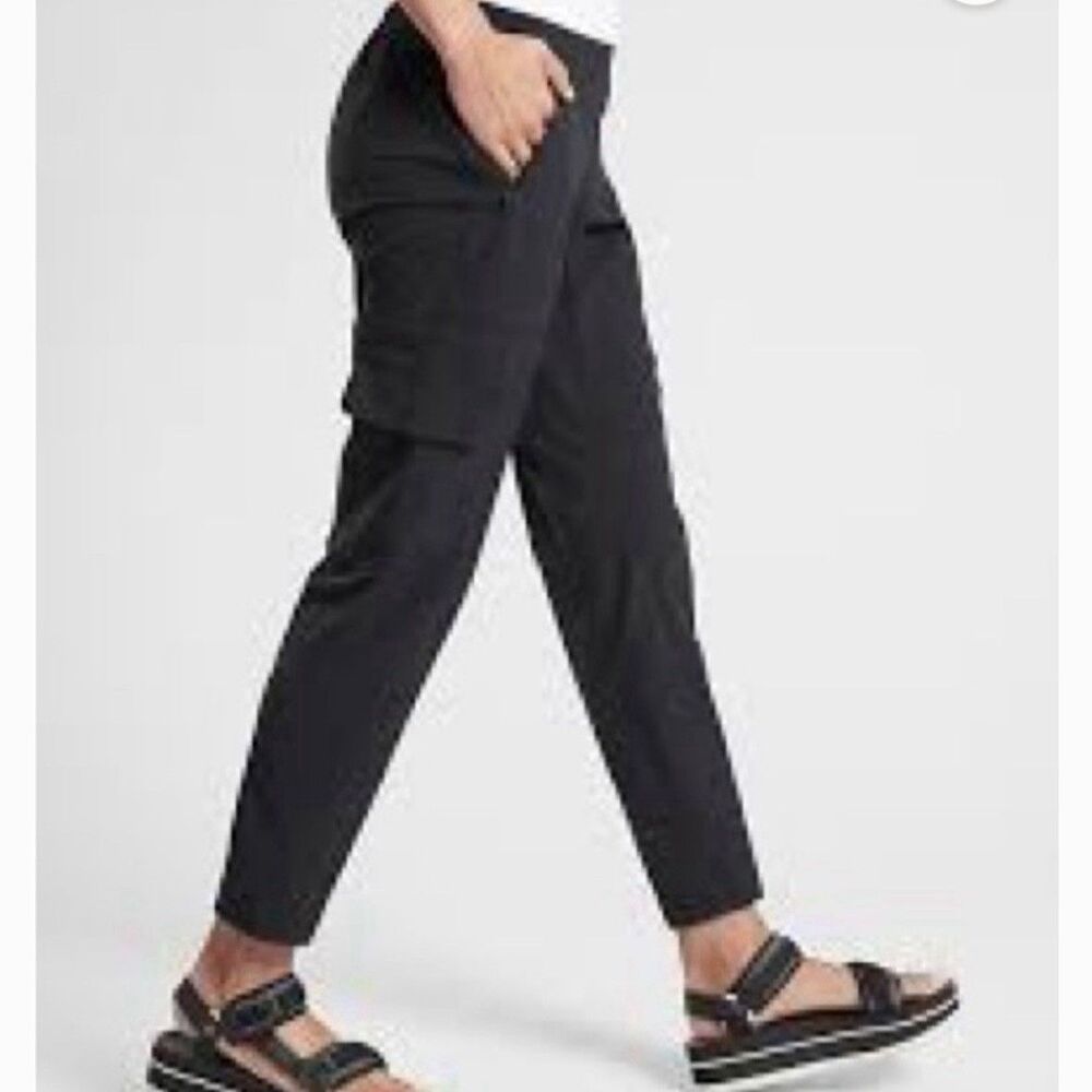 Athleta Women’s Chelsea Travel Commute Lightweight Cargo Pants Sz 8 Dark Gray - Picture 10 of 10
